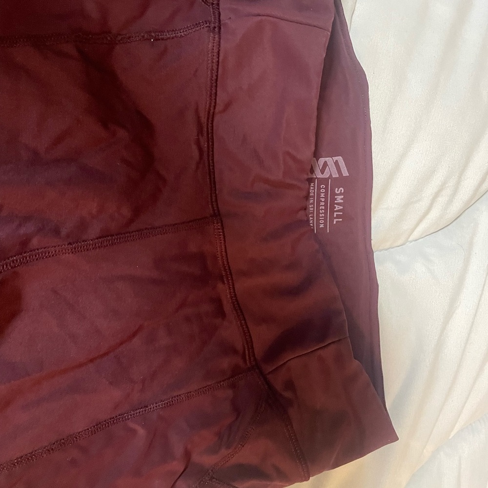 Second skin compression leggings size Small - Picture 2 of 5